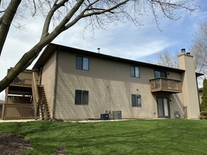 1109 Kane St in South Elgin, IL - Building Photo - Building Photo