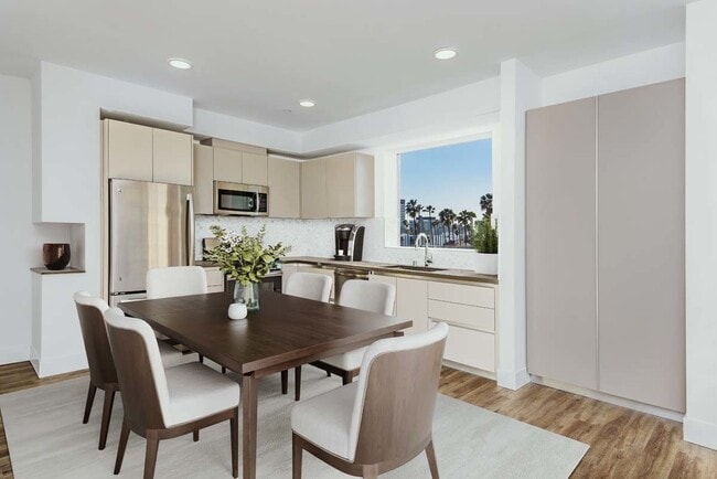 455 S Kenmore Ave in Los Angeles, CA - Building Photo - Building Photo