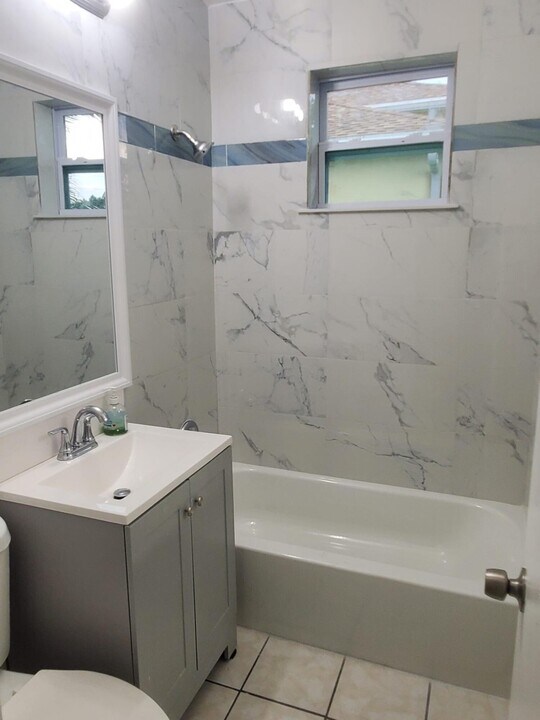 225 SW 14th Ave in Delray Beach, FL - Building Photo