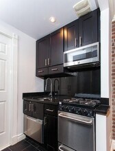 345 W 53rd St in New York, NY - Building Photo - Building Photo
