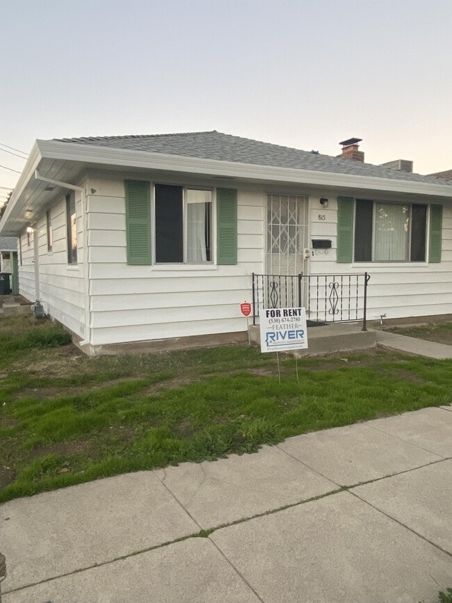 815 8th St in Marysville, CA - Building Photo - Building Photo