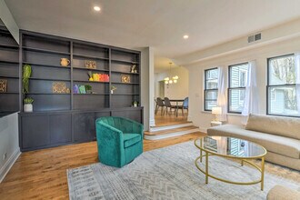 1129 Augusta St in Oak Park, IL - Foto de edificio - Building Photo