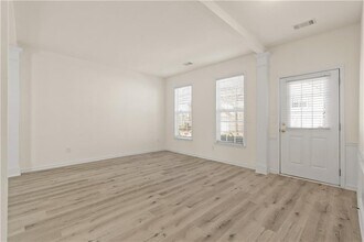 915 Wendlebury Ct in Alpharetta, GA - Foto de edificio - Building Photo