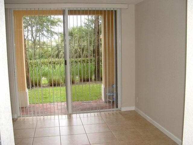 2904 Hidden Hills Rd in West Palm Beach, FL - Building Photo - Building Photo