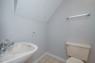 850 Worcester Way in Newport News, VA - Building Photo - Building Photo