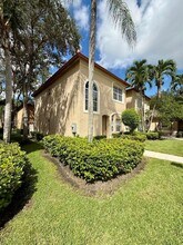 16111 Emerald Cove Rd in Weston, FL - Building Photo - Building Photo