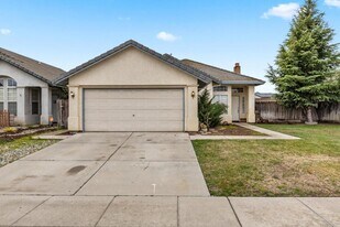 660 Mission Ridge Dr in Manteca, CA - Building Photo