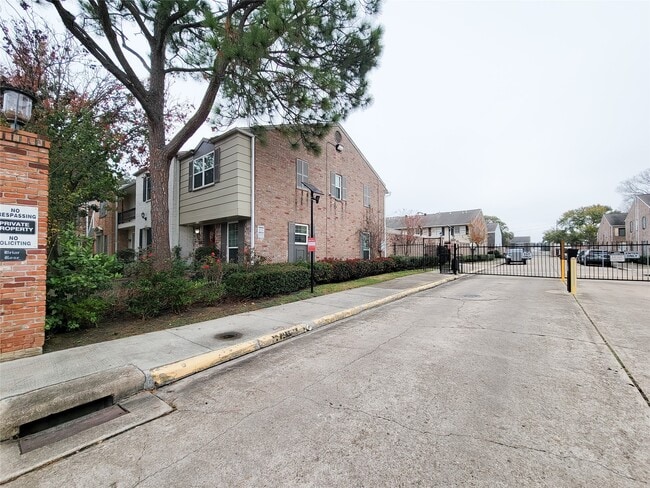 2021 Winrock Blvd in Houston, TX - Building Photo - Building Photo