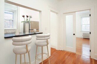 37 Kilsyth Rd, Unit #1 in Brookline, MA - Building Photo - Building Photo