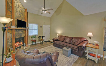 24 Churchill Dr in Toccoa, GA - Building Photo - Interior Photo