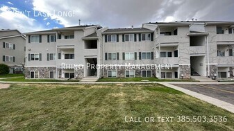 8042 Copperfield Pl in Magna, UT - Building Photo