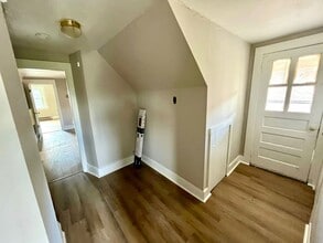 48 -50 Acushnet Ave, Unit 3 in Springfield, MA - Building Photo - Building Photo