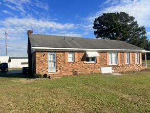 1739 Liddell Rd in Seven Springs, NC - Foto de edificio - Building Photo