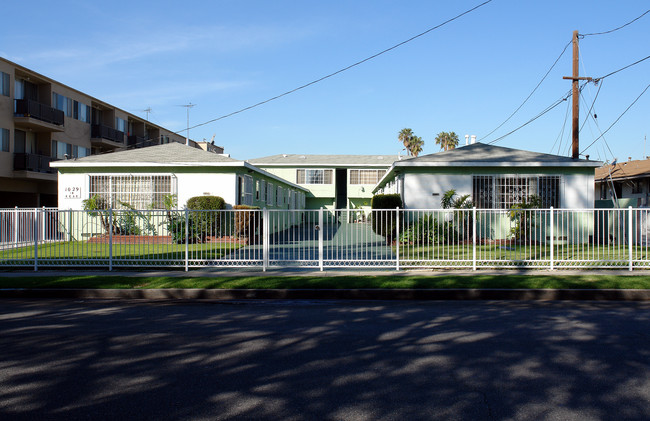 1029-1033 S Myrtle Ave in Inglewood, CA - Building Photo - Building Photo