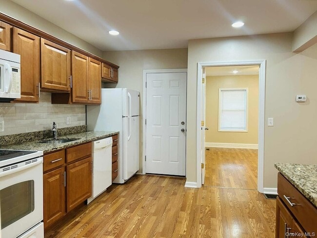 property at 29 Fort Putnam St