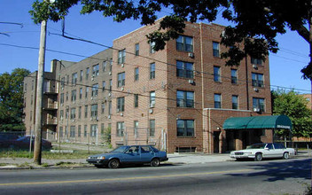 Haverford Apartments in Philadelphia, PA - Building Photo - Building Photo