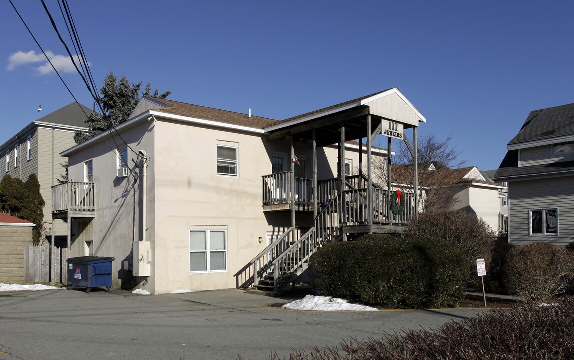 111 Jenkins St in New Bedford, MA - Foto de edificio