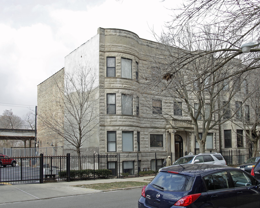 4036 N Kenmore Ave in Chicago, IL - Building Photo