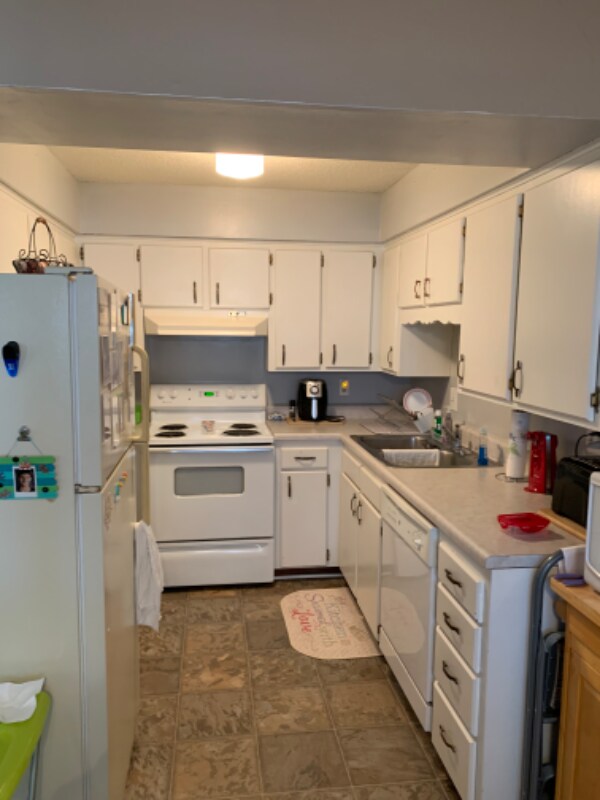 210 N 4th St-Unit -3 in Springfield, NE - Foto de edificio - Building Photo