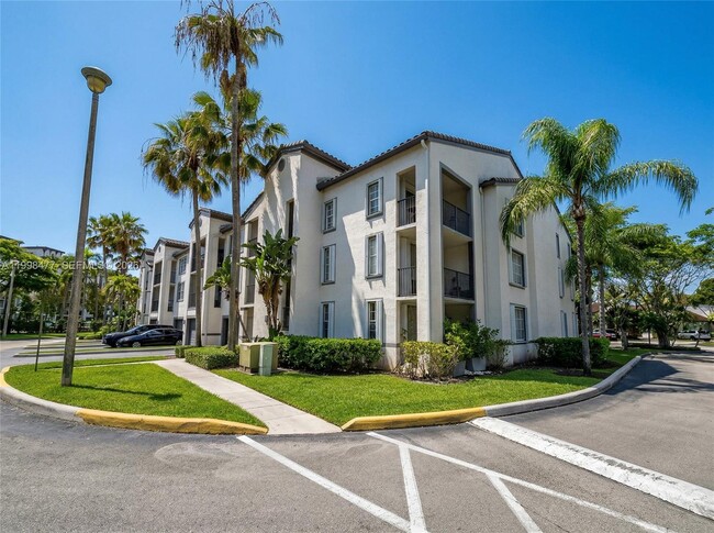 4320 NW 107th Ave in Doral, FL - Foto de edificio - Building Photo