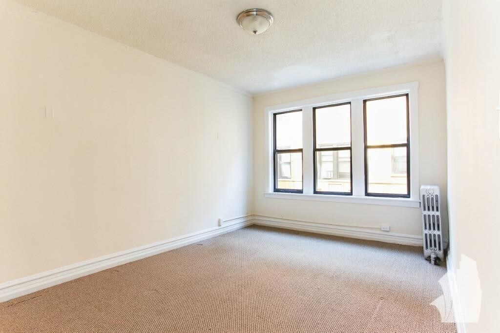 1550 N Kedzie Ave in Chicago, IL - Building Photo