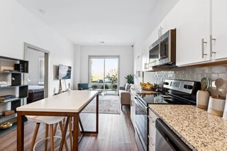 The Point on 38th Apartments in Norfolk, VA - Building Photo - Building Photo