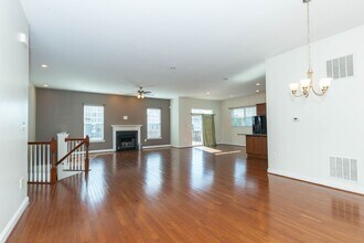 15 Flag Ct in Charles Town, WV - Building Photo - Building Photo