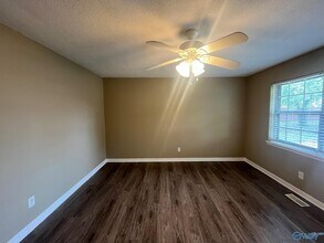 726 Larkwood Cir SW in Hartselle, AL - Building Photo - Building Photo