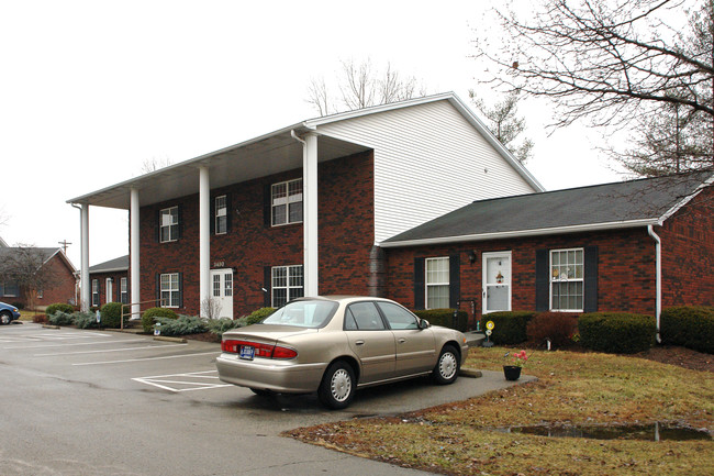 3490 Louise Way in New Albany, IN - Building Photo - Building Photo