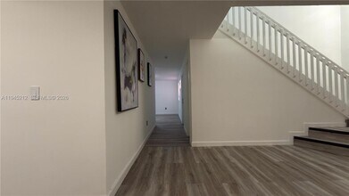 1001 SW 98th Ave in Pembroke Pines, FL - Building Photo - Building Photo