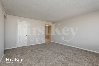 8807 W Mercer Ln in Peoria, AZ - Foto de edificio - Building Photo