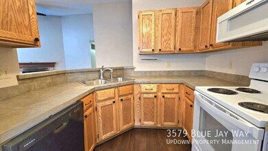 3579 Blue Jay Way in Eagan, MN - Foto de edificio - Building Photo