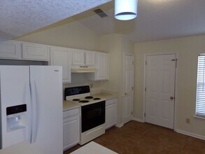 1877 Dartmouth Dr in Middleburg, FL - Building Photo - Building Photo