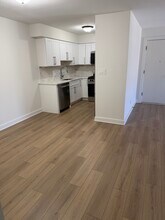 9621 Merrillville Rd, Unit 201 in Crown Point, IN - Foto de edificio - Building Photo