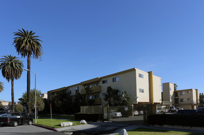 University Manor in Los Angeles, CA - Foto de edificio - Building Photo