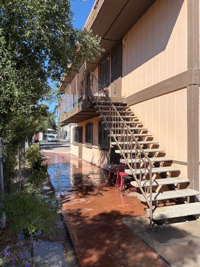 1835 N Bruce St, Unit 4 in North Las Vegas, NV - Building Photo - Building Photo