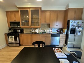 268 River St, Unit 6A in Cambridge, MA - Building Photo