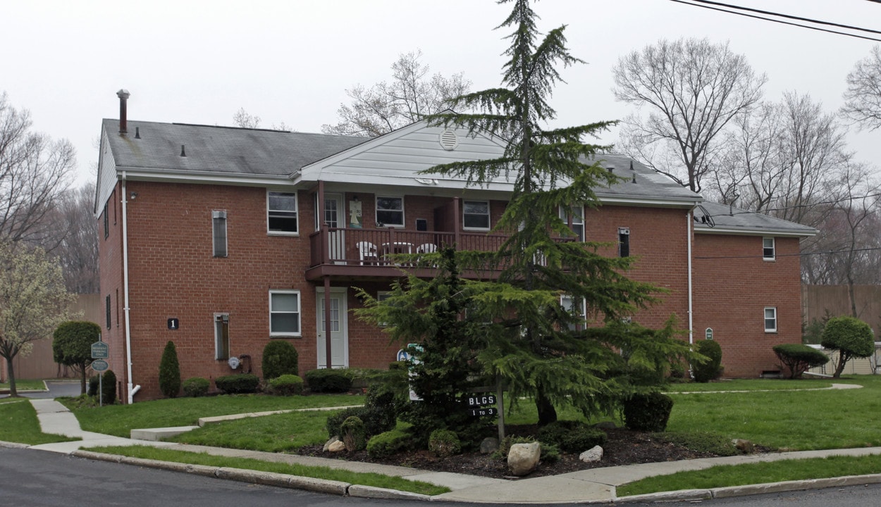 Jeanne Marie Gardens in Nanuet, NY - Foto de edificio