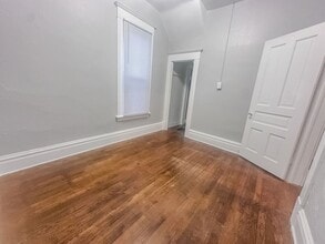 41 Caledonia St NE in Grand Rapids, MI - Building Photo - Building Photo