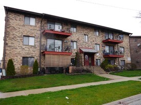 11810 S Komensky Ave in Alsip, IL - Building Photo