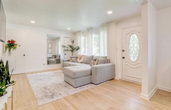 964 Scott Cir in Decatur, GA - Building Photo - Building Photo