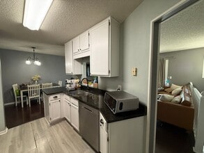 14357 Estates Ave in Apple Valley, MN - Building Photo - Building Photo