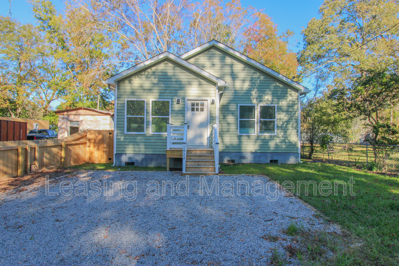 1922 Harper St in North Charleston, SC - Foto de edificio