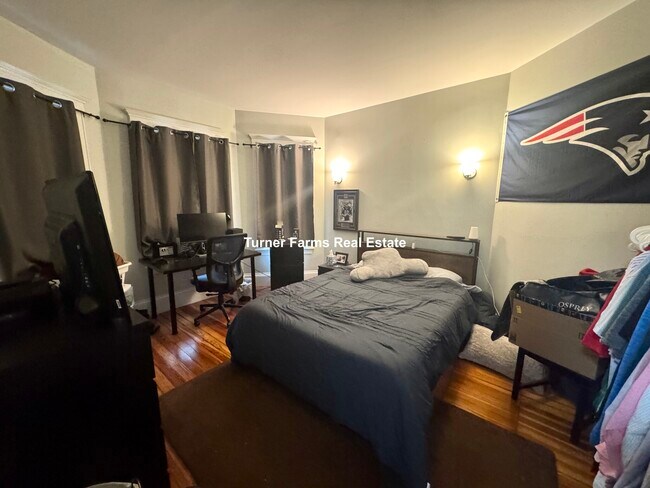 159 Boston St, Unit 1 in Boston, MA - Building Photo - Building Photo