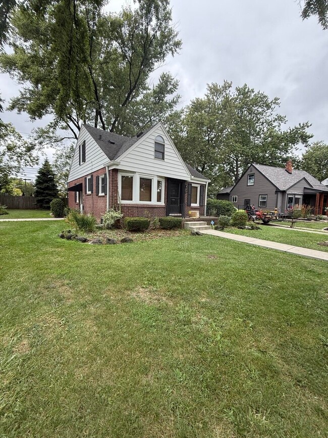 1625 W Farnum Ave in Royal Oak, MI - Building Photo - Building Photo