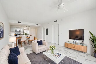 101 Via Mizner in Boca Raton, FL - Building Photo - Building Photo