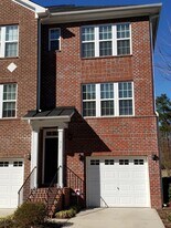 317 Dove Cottage Ln in Cary, NC - Building Photo