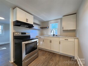 1005 Brantley Rd in Kannapolis, NC - Building Photo - Building Photo