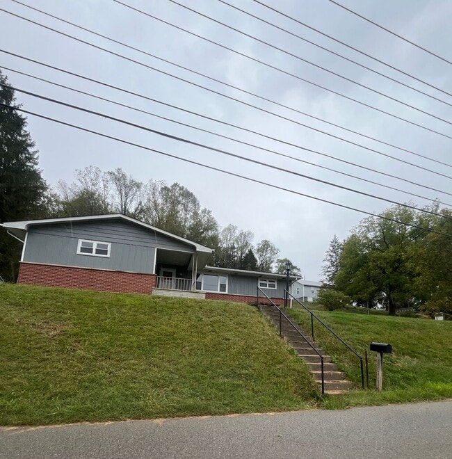 property at 507 Walnut St