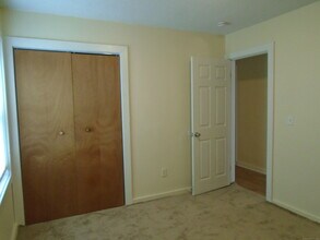 327 Augur St in Hamden, CT - Building Photo - Building Photo